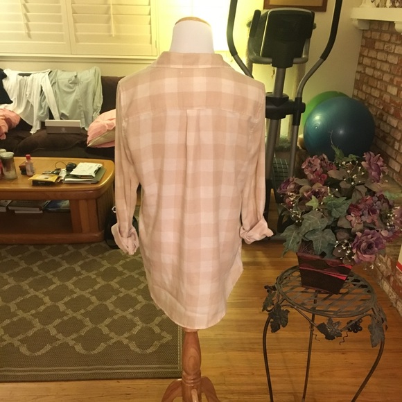 NWOT Hollister Beige+Cream Button Down Shirt - Picture 3 of 5